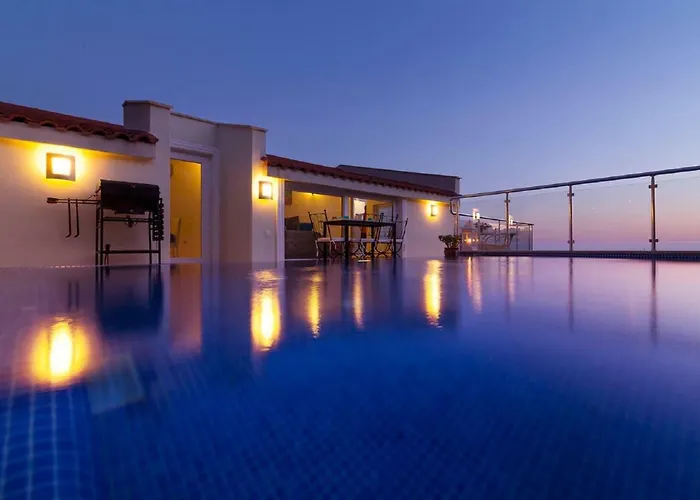 Dahlia Penthouse - Beautiful Luxurious Private Pool Fantastic Harbour Views