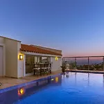 Dahlia Penthouse - Beautiful Luxurious Private Pool Fantastic Harbour Views